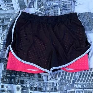 Manila tak shorts size small